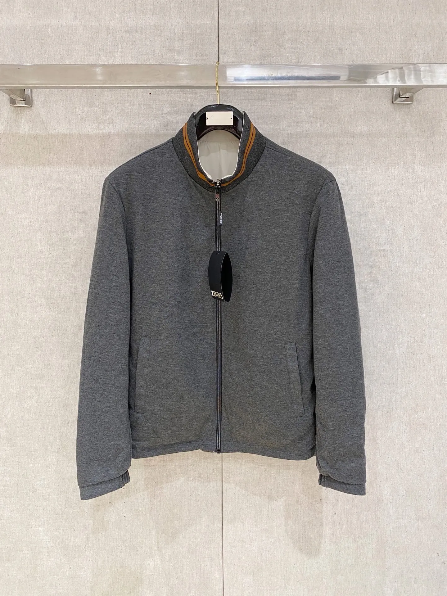 ZEGNA ✅ ： ， ， ； ， 。 ， ， 。 ✅ ：Classic ， ， ， ， 。 ✅ ： ， ， ； ， logo， ， 。 ： 、Cream White、Black。 ✅ ： ， ， ， 、 、 ， Versatile 。 Sizes：M-4XL
